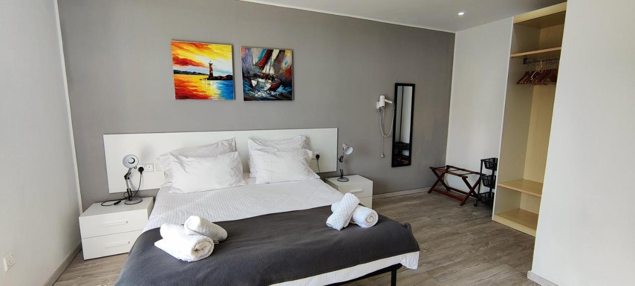 Villa Arjuza - Private Self Catering Bedrooms With Bathroom Is-Swieqi Exteriör bild