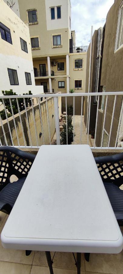 Villa Arjuza - Private Self Catering Bedrooms With Bathroom Is-Swieqi Exteriör bild