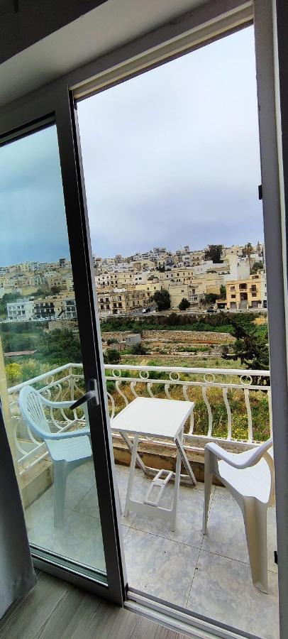 Villa Arjuza - Private Self Catering Bedrooms With Bathroom Is-Swieqi Exteriör bild