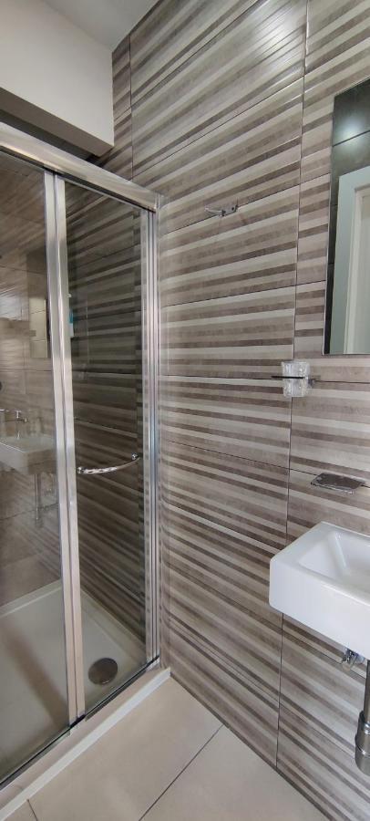 Villa Arjuza - Private Self Catering Bedrooms With Bathroom Is-Swieqi Exteriör bild