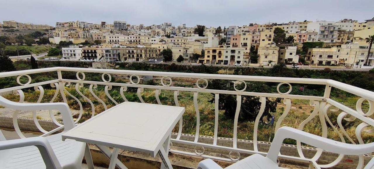 Villa Arjuza - Private Self Catering Bedrooms With Bathroom Is-Swieqi Exteriör bild